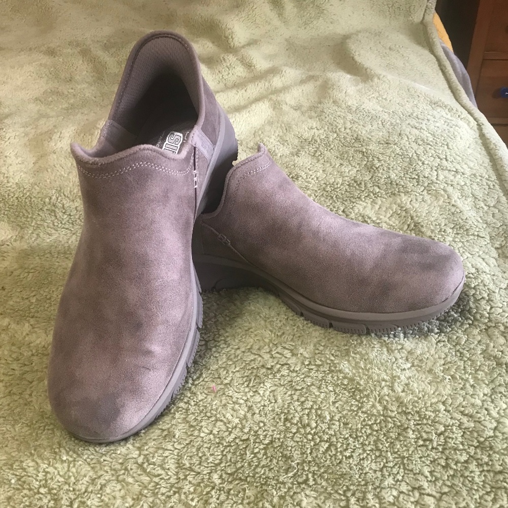 Skechers bootie slip in